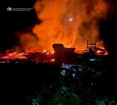 Шість районів під обстрілами: через удари РФ на Дніпропетровщині поранено людину Шість районів під обстрілами: через удари РФ на Дніпропетровщині поранено людину