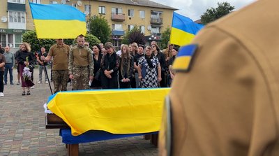 “Пишаюсь ним дуже сильно": з головним сержантом Григорієм Мальцевим попрощались у Сарнах на Рівненщині “Пишаюсь ним дуже сильно": з головним сержантом Григорієм Мальцевим попрощались у Сарнах на Рівненщині