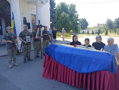 На Полтавщині попрощалися із військовими Олегом Герасимовим та Віталієм Супрунюком На Полтавщині попрощалися із військовими Олегом Герасимовим та Віталієм Супрунюком