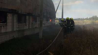 Рятувальники, пожежа, ДСНС, Чукалівка, ангар Рятувальники, пожежа, ДСНС, Чукалівка, ангар
