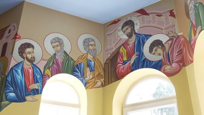 Кожен святий тримає зброю: у Вінниці нацгвардійці розписують храм Кожен святий тримає зброю: у Вінниці нацгвардійці розписують храм