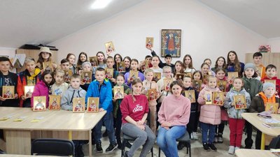 Ікони, які створюють діти, вони забирають додому, фото зроблене у період з 2020 по 2026 рік, Хмельницький Ікони, які створюють діти, вони забирають додому, фото зроблене у період з 2020 по 2026 рік, Хмельницький