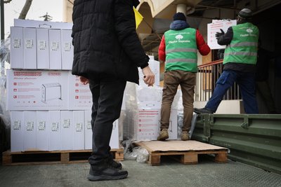 Херсон без тепла. Як гріються жителі 470 будинків, які через обстріли РФ залишились без опалення Херсон без тепла. Як гріються жителі 470 будинків, які через обстріли РФ залишились без опалення