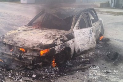 У Золочеві росіяни вдарили дроном по авто У Золочеві росіяни вдарили дроном по авто