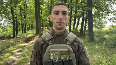 Мінометник 13-ї бригади Нацгвардії "Хартія" на позивний "АТБ" Мінометник 13-ї бригади Нацгвардії "Хартія" на позивний "АТБ"