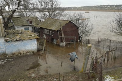 Людей і продукти возять човном: село на Одещині відрізане повінню Людей і продукти возять човном: село на Одещині відрізане повінню