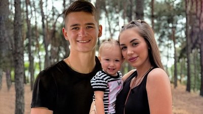 "Могилу доглядаємо, але пам'ятник не ставимо": дружина бійця з Кіровоградщини вважає, що поховала не свого чоловіка "Могилу доглядаємо, але пам'ятник не ставимо": дружина бійця з Кіровоградщини вважає, що поховала не свого чоловіка