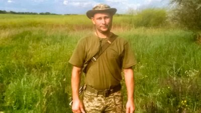 На Чернігівщині попрощалися з п'ятьма бійцями ЗСУ, двох із них опізнали за ДНК-експертизами На Чернігівщині попрощалися з п'ятьма бійцями ЗСУ, двох із них опізнали за ДНК-експертизами