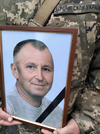 У Полтаві попрощалися із чотирма військовими, які захищали Україну У Полтаві попрощалися із чотирма військовими, які захищали Україну