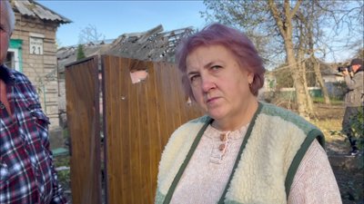«Вирва метри два глибиною — така сила удару була». Що відбувається на місці удару РФ по будинках у передмісті Дніпра «Вирва метри два глибиною — така сила удару була». Що відбувається на місці удару РФ по будинках у передмісті Дніпра