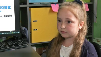 "Нитка єднання": Луцьк доєднався до в'язання найбільшого в Україні жовто-блакитного прапора "Нитка єднання": Луцьк доєднався до в'язання найбільшого в Україні жовто-блакитного прапора