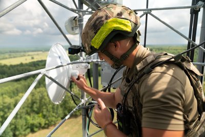 Прокладав інтернет-мережі: миколаївець служить зв’язківцем 41 окремої механізованої бригади Прокладав інтернет-мережі: миколаївець служить зв’язківцем 41 окремої механізованої бригади