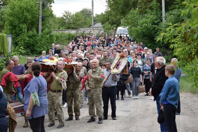 "Загинув, рятуючи побратима": на Одещині простилися з бійцем танкової бригади "Загинув, рятуючи побратима": на Одещині простилися з бійцем танкової бригади