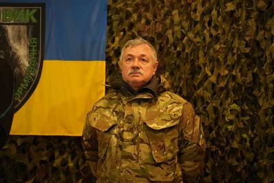 Пересувний симулятор для знищення "шахедів": як українські бійці тренуються нищити російські БпЛА Пересувний симулятор для знищення "шахедів": як українські бійці тренуються нищити російські БпЛА