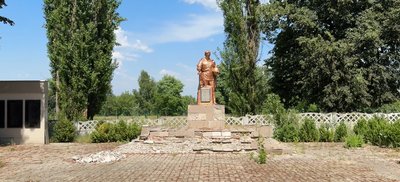 “Якщо поряд свистить, то вже потрібно падати”: як виживають мешканці Миропільської громади під постійними обстрілами “Якщо поряд свистить, то вже потрібно падати”: як виживають мешканці Миропільської громади під постійними обстрілами