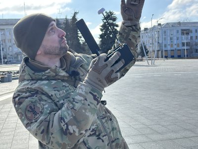 FPV-дрони полюють на машини: у Краматорську встановили попереджувальні знаки FPV-дрони полюють на машини: у Краматорську встановили попереджувальні знаки
