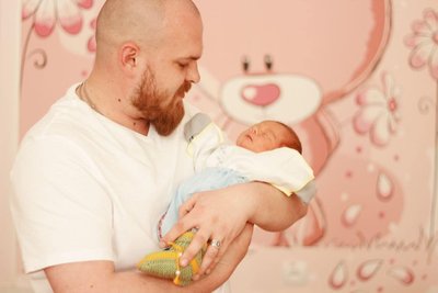 У Житомирі новонародженим малюкам подарували їхні перші вишиванки У Житомирі новонародженим малюкам подарували їхні перші вишиванки