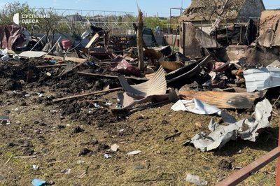 "Все, що ми роками наживали — згоріло": наслідки нічної дронової атаки РФ на Чорноморську громаду "Все, що ми роками наживали — згоріло": наслідки нічної дронової атаки РФ на Чорноморську громаду