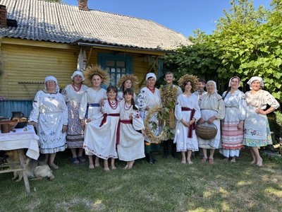 "Ягоденські свояки" з Волині зберігають автентичні пісні чотирьох поколінь родини "Ягоденські свояки" з Волині зберігають автентичні пісні чотирьох поколінь родини