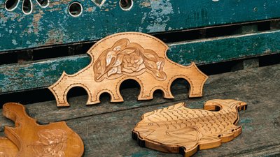 Не грають, а сіють: історія "скрипки-сівалки" та її власника з Охтирщини Сумської області Не грають, а сіють: історія "скрипки-сівалки" та її власника з Охтирщини Сумської області