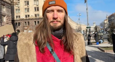 "Підтримую 46" та "Не мовчи" під Молодим Театром триває мітинг проти сексуального насильства в театрах "Підтримую 46" та "Не мовчи" під Молодим Театром триває мітинг проти сексуального насильства в театрах