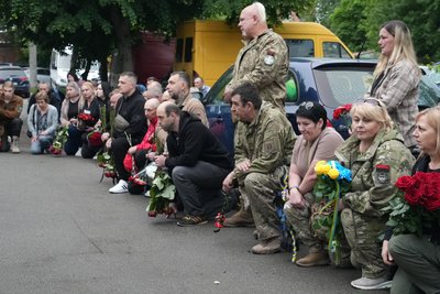 “Був справжнім козаком”: у Сумах попрощалися зі спецпризначенцем Володимиром Скляром
