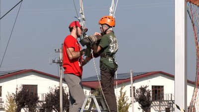 «Я обрав Україну»: як колишній морпіх з США вчить екстремальним видам спорту на Черкащині «Я обрав Україну»: як колишній морпіх з США вчить екстремальним видам спорту на Черкащині