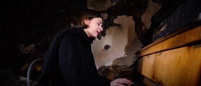 "Щастя у нас було до 2 грудня": як живе сім’я тернополян, що втратила житло через російський дрон "Щастя у нас було до 2 грудня": як живе сім’я тернополян, що втратила житло через російський дрон