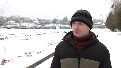 Понад пів сотні лебедів залишились зимувати на річці Устя у Великому Олексині на Рівненщині Понад пів сотні лебедів залишились зимувати на річці Устя у Великому Олексині на Рівненщині