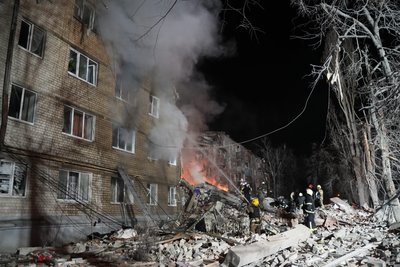 Наслідки ракетного удару по будинку у Київському районі Харкова, 7 березня 2026 року Наслідки ракетного удару по будинку у Київському районі Харкова, 7 березня 2026 року