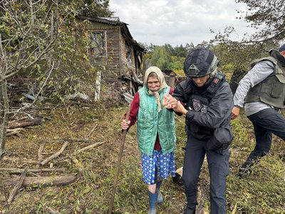 Одна на все село: як умовили виїхати останню мешканку прифронтової Вакалівщини Одна на все село: як умовили виїхати останню мешканку прифронтової Вакалівщини
