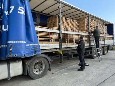 На Львівщині митники виявили контрабанду деревини на майже мільйон гривень На Львівщині митники виявили контрабанду деревини на майже мільйон гривень