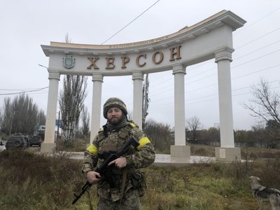 "Атмосфера рідності". Спогади військового 28-ї ОМБР про звільнення Херсона "Атмосфера рідності". Спогади військового 28-ї ОМБР про звільнення Херсона