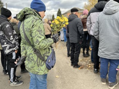 "Шануємо пам'ять про кожного": у селі на Черкащині відкрили Алею Слави на честь загиблих військових "Шануємо пам'ять про кожного": у селі на Черкащині відкрили Алею Слави на честь загиблих військових