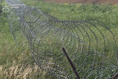 14 мільйонів гривень збитків: посадовця Костянтинівської міськради підозрюють в переплаті за колючий дріт 14 мільйонів гривень збитків: посадовця Костянтинівської міськради підозрюють в переплаті за колючий дріт