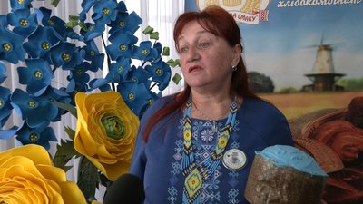 У Чернігові до Великодня виклали понад 1000 пасок у формі рушника та встановили рекорд України