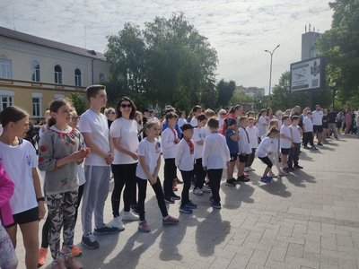 До Дня вишиванки у Житомирі городяни бігли патріотичний крос у вишиванках До Дня вишиванки у Житомирі городяни бігли патріотичний крос у вишиванках