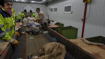 "Нам тут жити". Чи сортують сміття сум'яни і як працює сортувальна лінія