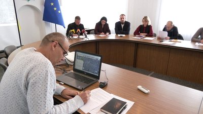 Мурал замість панно: у Рівному готують стіну для стінопису пам'яті воїна Тараса Давидюка Мурал замість панно: у Рівному готують стіну для стінопису пам'яті воїна Тараса Давидюка