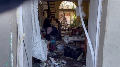 "Головне, що живі-здорові". Що відбувається на місці ракетного удару по Кривому Рогу