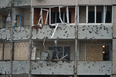 Ракетний удар по Кривому Рогу 4 квітня: що нині відбувається на місці атаки. Фоторепортаж