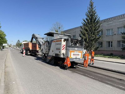 Відновили 186 тисяч квадратних метрів покриття: у Літині на Вінниччині триває ремонт дороги