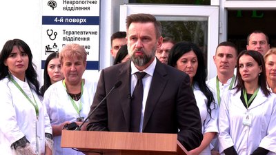 П'ять відділень та 80 місць для пацієнтів: у Берегові медики розпочали працювати у новому корпусі лікарні П'ять відділень та 80 місць для пацієнтів: у Берегові медики розпочали працювати у новому корпусі лікарні