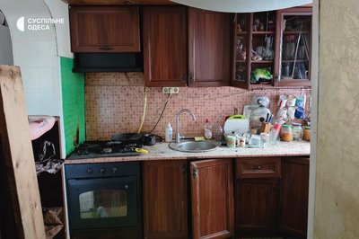 В Одесі через нічну атаку РФ пошкодило ліцей та житловий будинок: вибило десятки вікон В Одесі через нічну атаку РФ пошкодило ліцей та житловий будинок: вибило десятки вікон