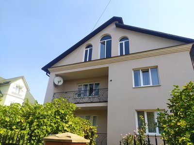 "Земля ходила ходуном": наслідки ранкових обстрілів Хмельницької громади 26 серпня "Земля ходила ходуном": наслідки ранкових обстрілів Хмельницької громади 26 серпня