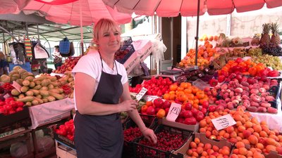 Ціни та попит на черешню в Рівному: що кажуть продавці та покупці