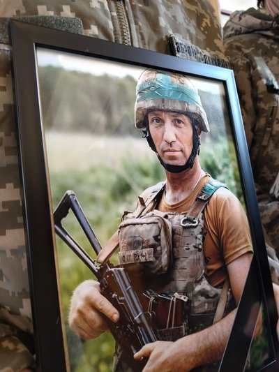 У Полтаві попрощалися із трьома воїнами, що полягли під час захисту України У Полтаві попрощалися із трьома воїнами, що полягли під час захисту України