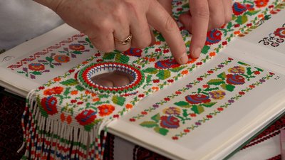 Відчувають захист завдяки прикрасам. Як на Буковині майстрині виготовляють старовинні ґердани та силянки | Жива спадщина