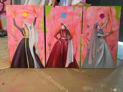 "Qırım ve ev": Qırımğa asla barmağan ressam Renata Asanova onı Vatanı olaraq tanıdı "Qırım ve ev": Qırımğa asla barmağan ressam Renata Asanova onı Vatanı olaraq tanıdı