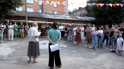 Корпус дитсадка №13 у Вінниці закрили через аварійний стан після обстрілу РФ: що кажуть батьки та міська влада Корпус дитсадка №13 у Вінниці закрили через аварійний стан після обстрілу РФ: що кажуть батьки та міська влада